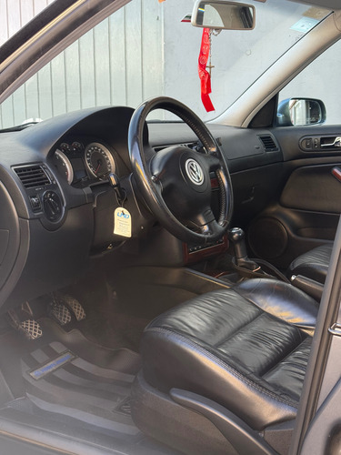 Volkswagen Bora 1.8 T Highline Cu