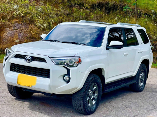 Imagen 2 de 8 de Toyota 4 Runner