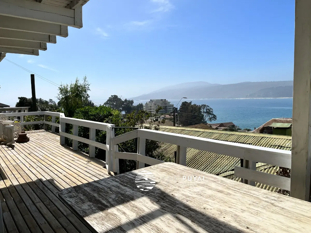 Imagen 2 de 30 de Casa 3 Niveles Con Vista Insuperable A La Bahia De Papudo