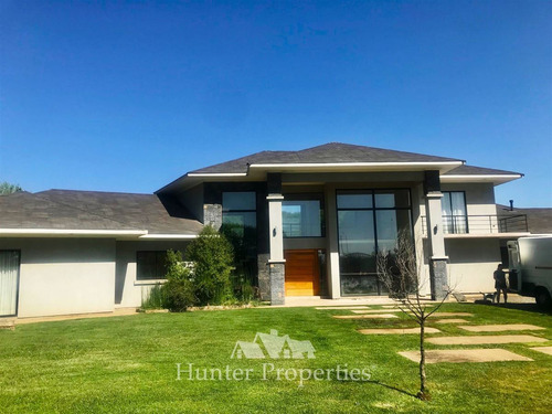 Casa En Venta En Oferta De 5d 5b De 579 M2 En Unihue Talca