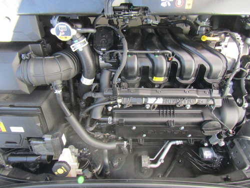 Imagen 14 de 14 de Kia New Rio Sedan Pe 1.6l S Pack A/t Sedan 215 D F