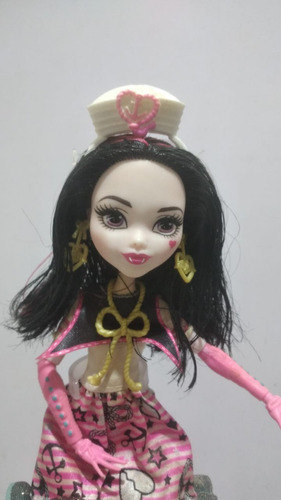 Monster High Draculaura Shriek Wrecked Nautical Ghoul Pirata