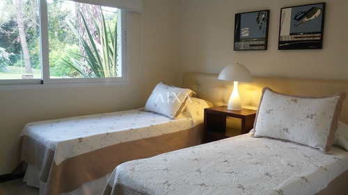 Casa En Punta Del Este, Mansa- Ref: 312