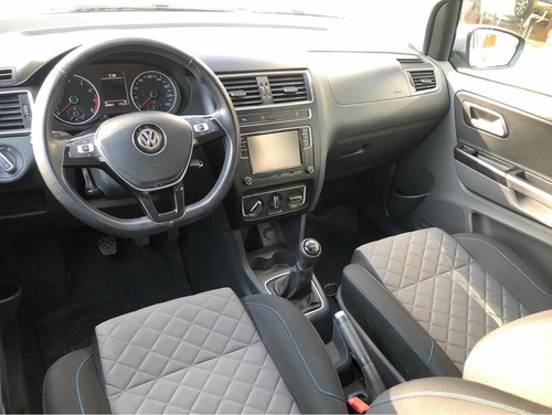 Imagen 8 de 10 de Volkswagen Suran 2017 1.6 Highline Msi 110cv