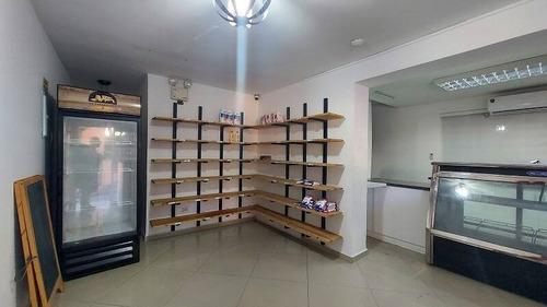 Imagen 18 de 30 de Maria Eugenia Blanco Vende Local En El Cc Paseo Tarbes, Valencia 137758