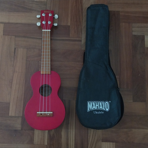 Ukelele Mahalo Casi Sin Uso. En Excelente Estado Rojo (Usado)