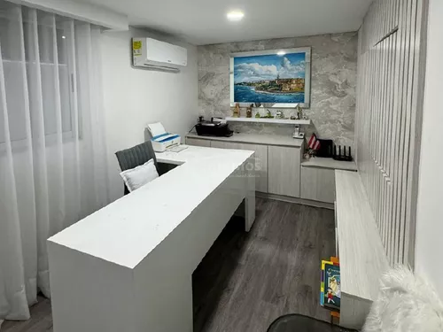 Casa En Arriendo En Loma Del Escobero. Cod A775978