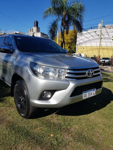 Imagen 8 de 10 de Toyota Hilux 2016 2.4 Cd Sr 150cv 4x2