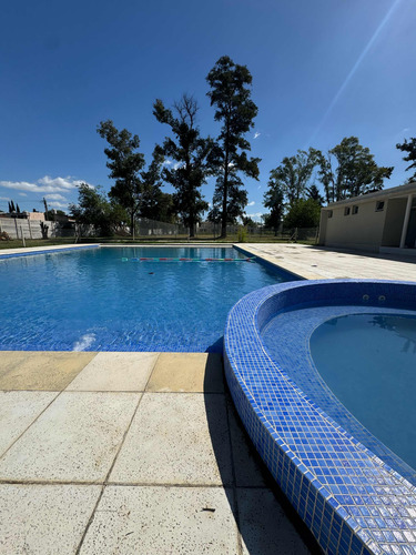 Alquiler Quinta Con Salón Para Eventos A 6 Cuadras De Acceso