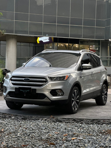 Ford Escape 2.0 Titanium 240 hp