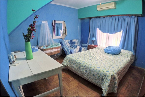 Imagen 14 de 30 de Venta Casa Chalet Parque Pileta Cochera Lanus Este