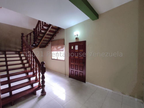 Imagen 10 de 15 de Casa En Venta Barrio Sucre Maracay Nv