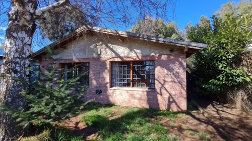 Imagen 2 de 17 de Venta De Casa Y Cabaña En Amplio Lote. Inversión. Bariloche.