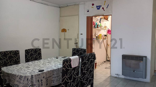 Venta Departamento De 3 Dormitorios En Fonavi Parque Field
