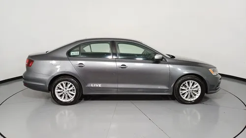 Volkswagen Jetta 2.0 Live Mt