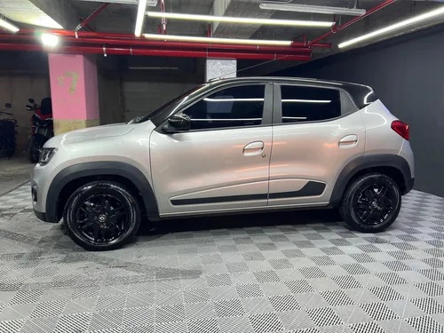 Renault Kwid ICONIC 1.0 MT