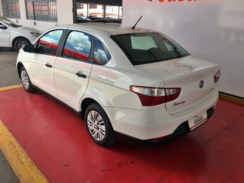 Imagem 6 de 12 de Fiat Grand Siena 1.0 Evo Flex Attractive Manual