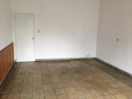 Imagen 2 de 16 de Casa De 2 Dormitorios En Venta Con Cochera Y Parillero - Centro Sur - Zona Sur