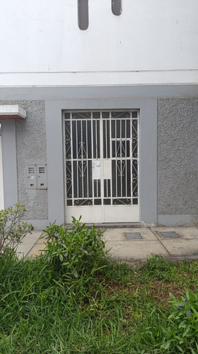 Cuarto Puerta A Calle, A 4 Cuadras De Universidad San Marcos, Cercado De Lima Elio