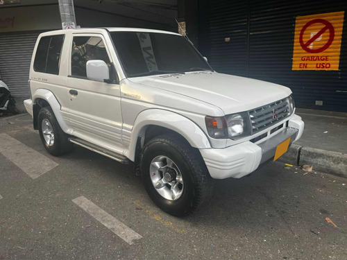 Mitsubishi Montero 3.0 V13 Dakar