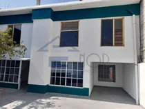 Comprar 501.b3.vd.73.independencia - 5 Mayo - Tecamac Bonita Casa Super Amplia Con 5 Recamaras, 2 Baños, 3 Cajon De Estacionamiento