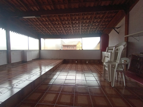 Sobrado Impecável Com Lazer Completo Para A Família