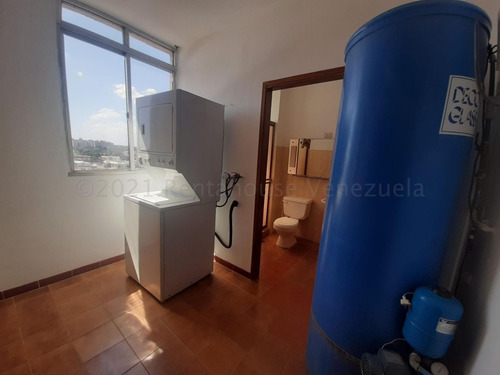 Imagen 11 de 12 de Alquiler De Apartamento Semi Amoblado En Maracaibo