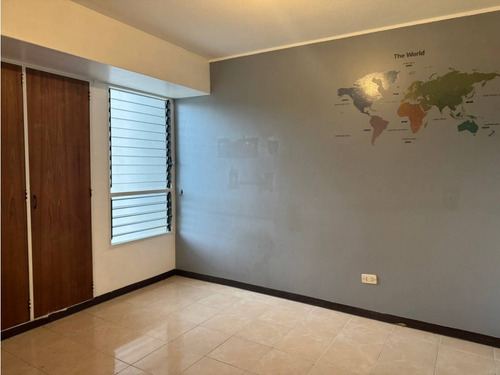 Apartamento En Venta El Cigarral De Oportunidad