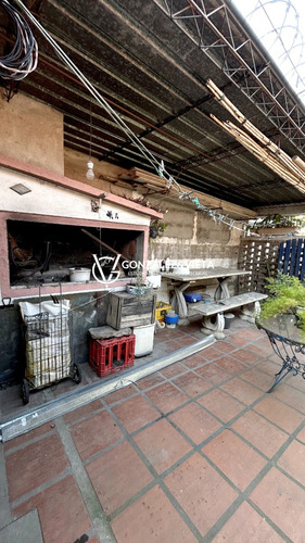 Padrón Con Dos Casas Independientes A Media Cuadra De Avenida En Venta Piedras Blancas