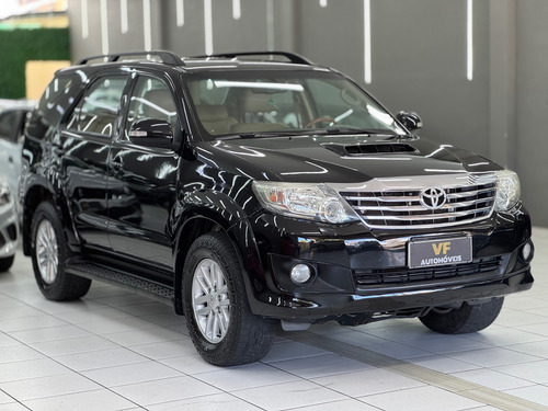 Toyota Hilux SW4 3.0 Srv 5l 4x4 Aut. 5p