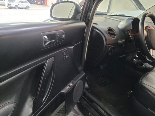Volkswagen New Beetle 2.0 3p Automática