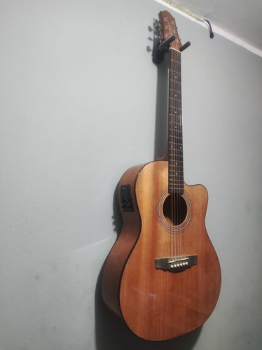 Guitarra Electroacústica Semi Nueva Con Correa