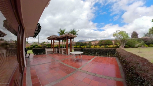 Vendo Apartamento En Guaymaral Suba Bogota 21-345
