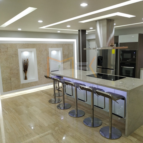 Imagen 1 de 10 de Urbanización La Floresta, Las Delicias Maracay / Mk Inmobiliaria 04145865382