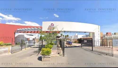 Casa En Venta En Zona Viñedos San Juan Del Rio