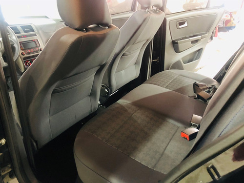 Volkswagen Spacefox 1.6 Msi Comfortline 8v Flex 4p Manual