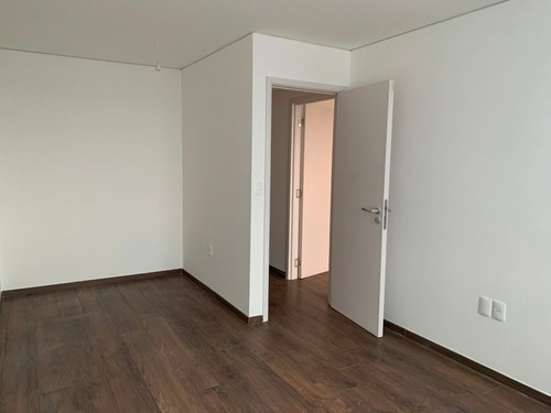 Imagen 7 de 9 de Va806 Venta Apartamento 2 Dormitorios En Torre Centra