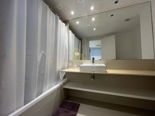 Venta Apartamento Primera Linea Mansa Frente Al Mar Con Parrillero Propio. Punta Del Este Uruguay