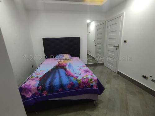 Imagen 17 de 30 de Quinta En Venta Urb El Piñal, El Limón 23-13580 Hc