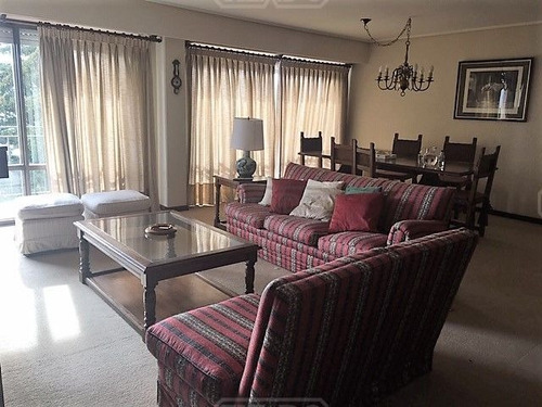 Departamento En Venta Ubicado En Centro De Bariloche, Bariloche