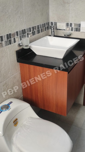 Hermosa Casa Por Estrenar Totalmente Independiente Y Para Entrega Inmediata, En El Valle De Los Chillos, A 5 Min. Del Colibrí, En La Urb. Banco De Fomento, Gestionamos Tu Crédito. Acabados De Lujo.