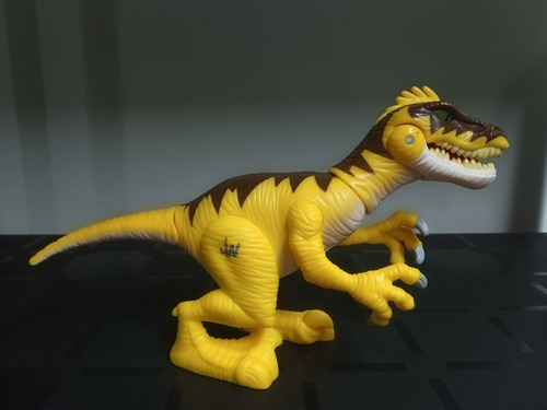 Playskool Heroes Jurassic World Velociraptor Dino Luz Y Son