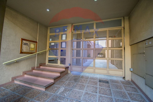 Imagen 2 de 22 de Departamento De 2 Dormitorios Microcentro En Venta