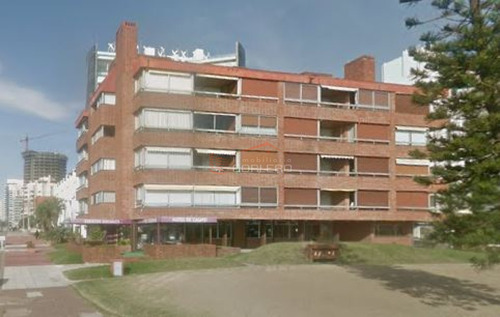 Local Comercial En Venta En Punta Del Este, Mansa