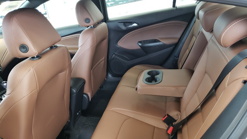 Imagen 18 de 21 de Chevrolet Cruze Premier 4p 1.4t At.gl
