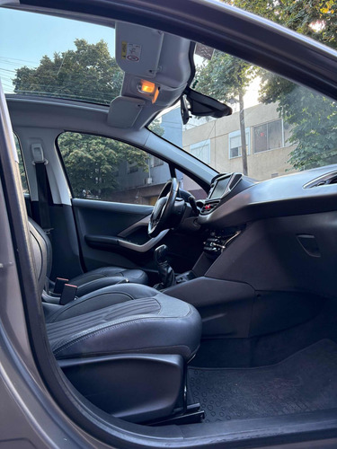 Peugeot 208 1.6 Feline
