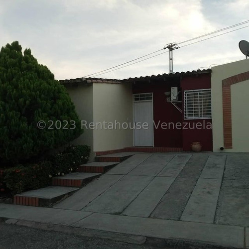 ** Casa En Venta En Cabudare ( Zona Los Cerezo ) Mehilyn Pérez Vende **