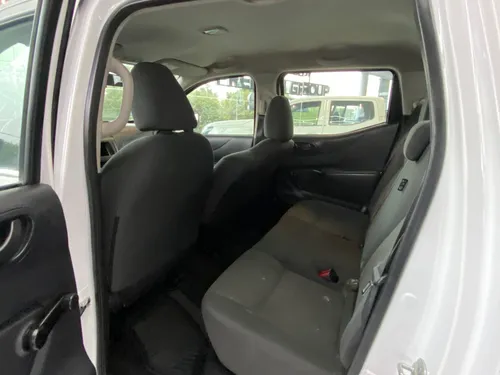 Nissan NP300 2.5 Doble Cabina S Aa Pack Seg Mt