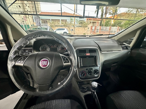 Fiat Punto 1.6 16v Essence Flex 5p
