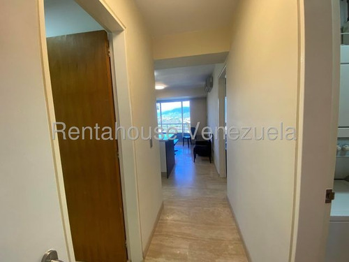Acogedor Y Cómodo Apartamento En Alquiler. Urb. Lomas Del Sol.